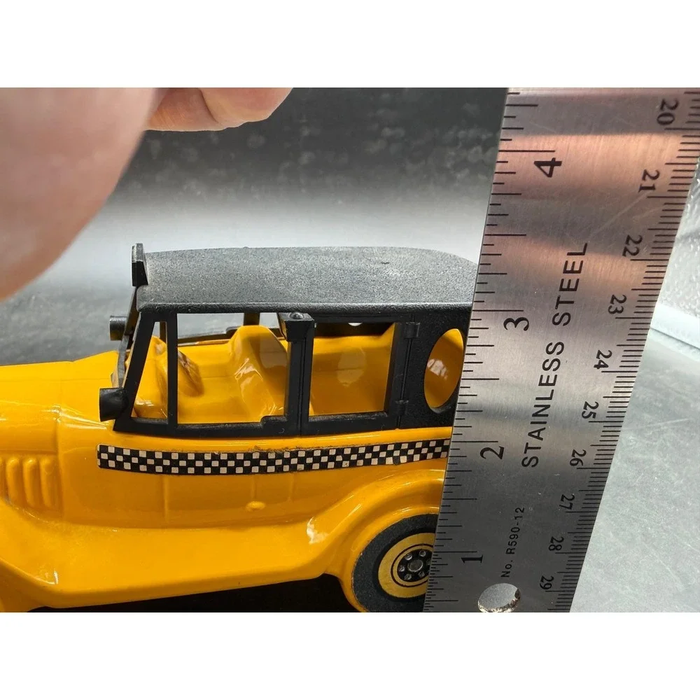 Vntg Avon 1926 Checker Cab Wild Country After Shave Decanter Yellow Taxi Bottle